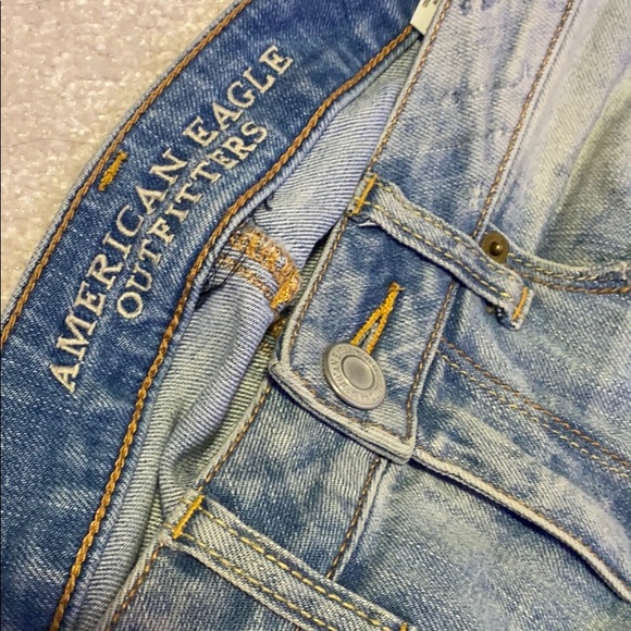 American Eagle Light-Wash Low-Waist Ripped Jeans - Picture 4 of 4